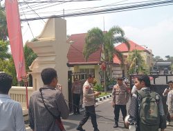 PUKAD NTB Geruduk Polda NTB, Desak Evaluasi Izin PO Titian Mas usai Dugaan Penipuan Tiket Online
