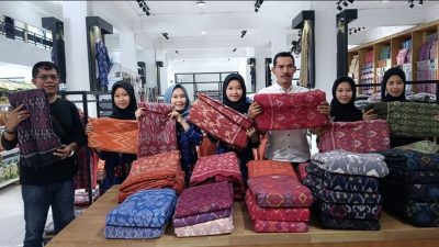 Darma Rinjani Silk, Titik Transit Dekat Bandara yang Menampung Hasil Karya Pengrajin Lombok