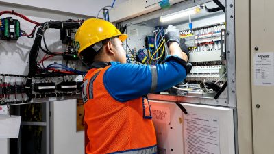 Semangat Hari Sumpah Pemuda, PLN Pastikan Kelayakan Operasi Peralatan 20 kV di GI Sengkol