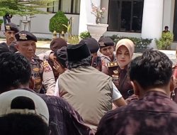 Demo di Kejari Praya, Warga Desak Kejelasan Kasus Dugaan Pemalsuan Dokumen oleh WNA