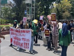 Bang Gobel Kritik Kondisi Bangsa dalam Aksi Sumpah Pemuda Mahasiswa UMMat di Mataram